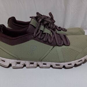 On Cloud Swiss Engineering Women's Size 8.5 Green / Tan Running Shoes